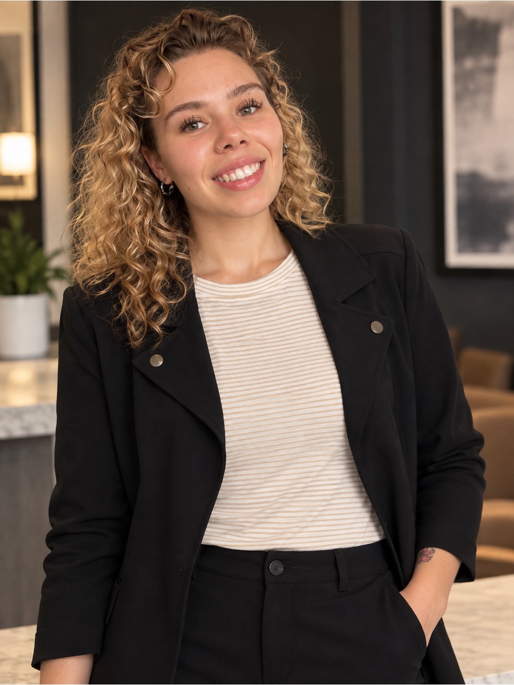 Black Women's Tailored Blazer Jacket - Modern Workwear